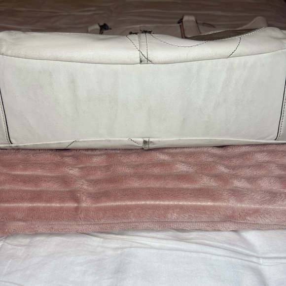 Beautiful leather tote Coach bag! Gently worn! - Picture 10 of 10